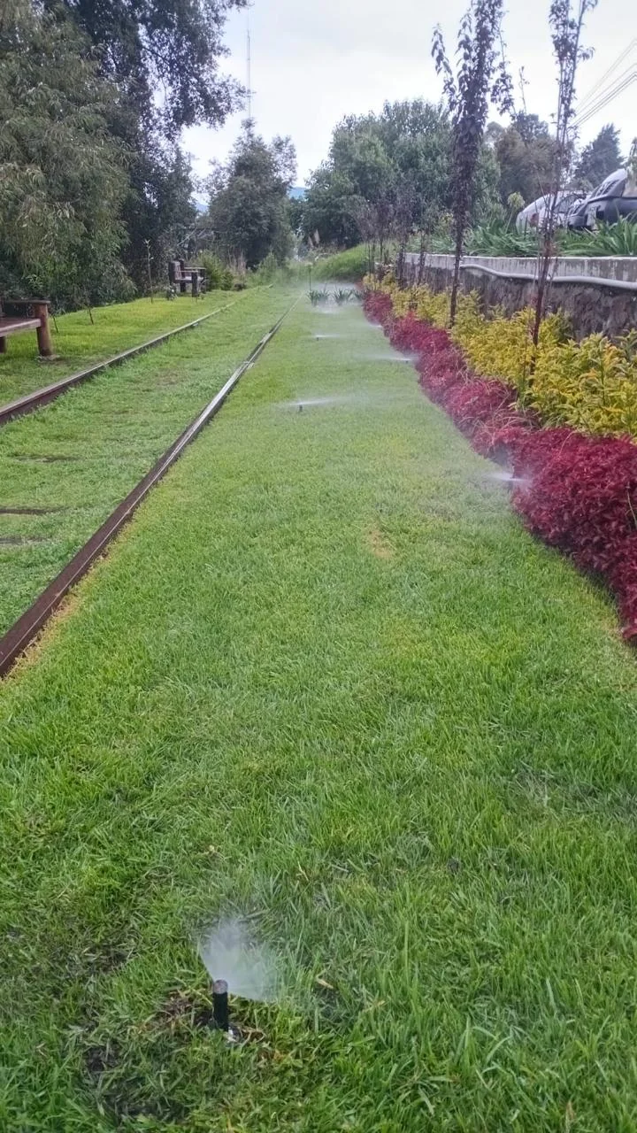 Sistema de riego en jardín